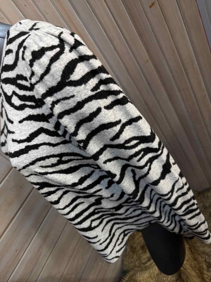 M - Social Standard Sweater