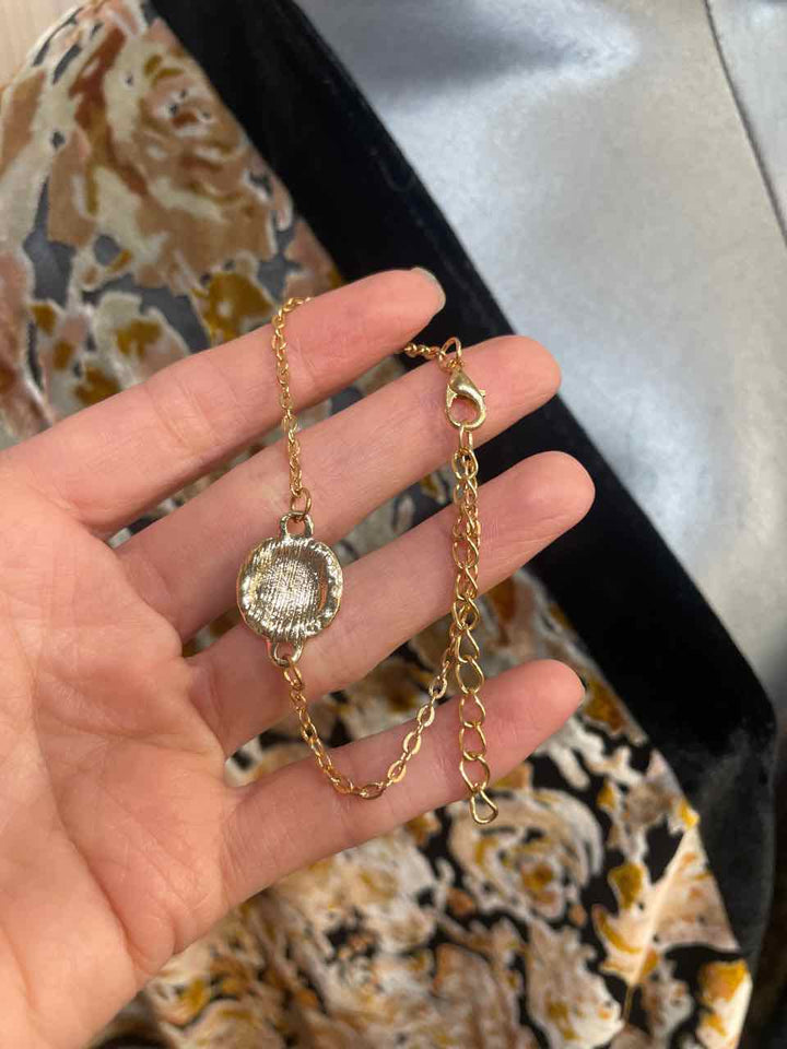 Jewelry - Avon NRT Necklace with Bracelet