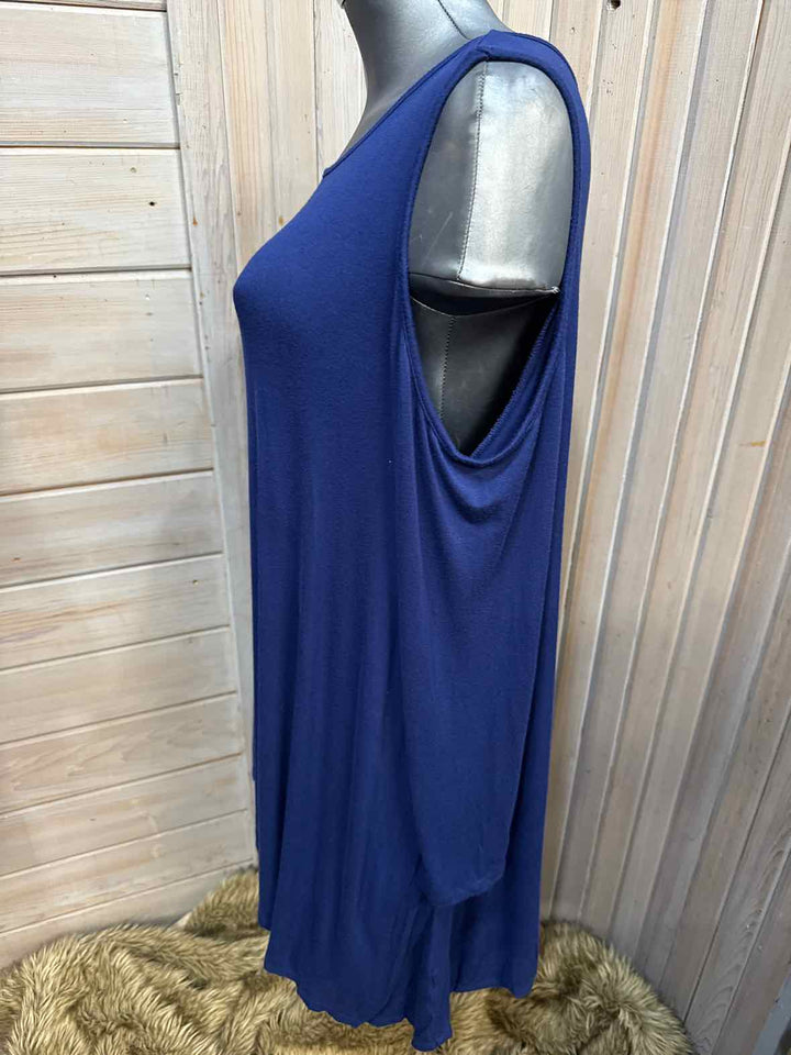 L - LA Class Cold Shoulder