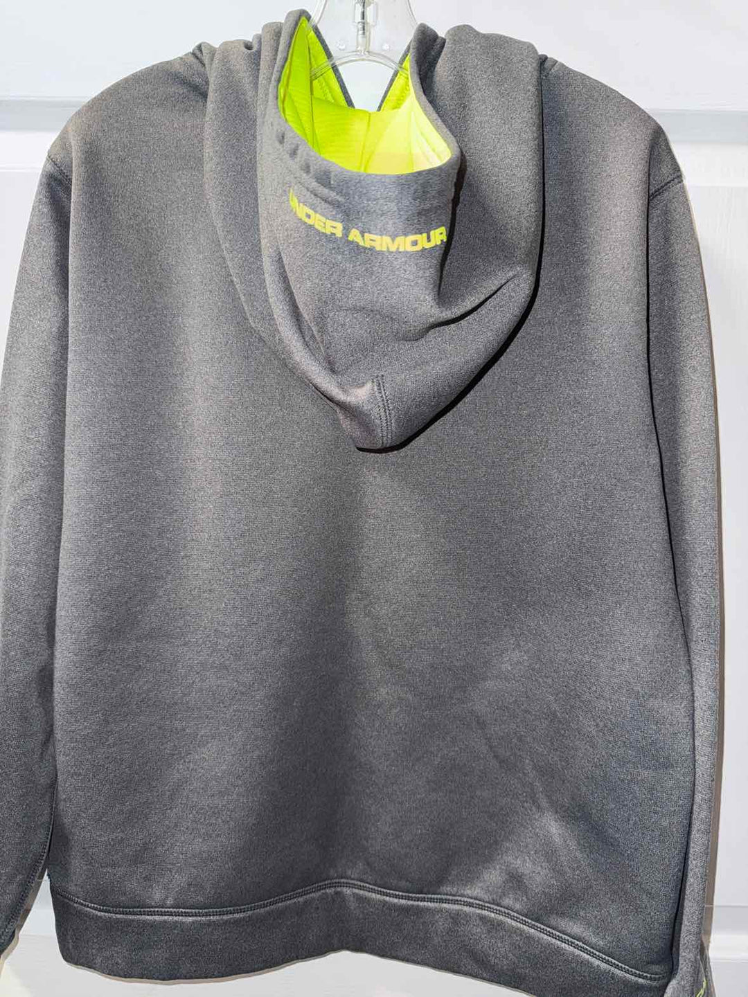 L - Under Armour Hoodie