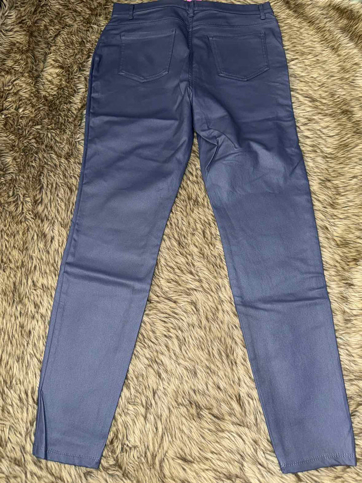 L - Time and Tru Pants