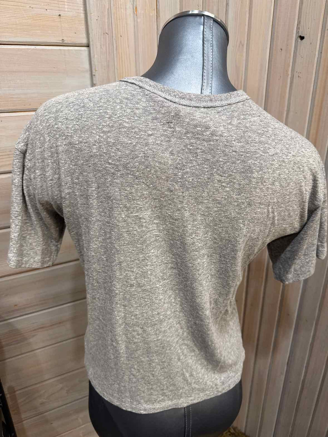 XS - American Eagle T-Shirt