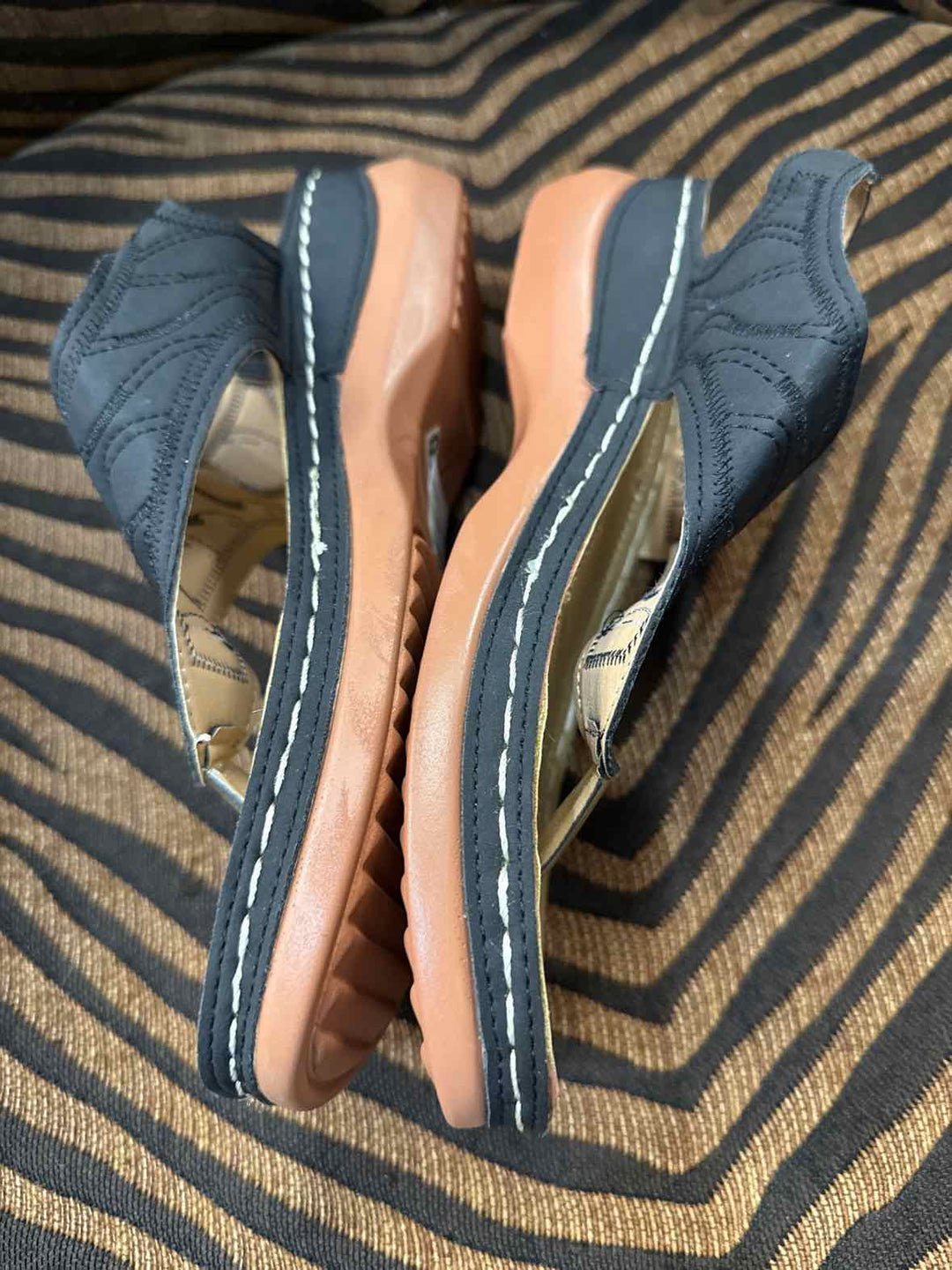 7.5 - Unbranded Sandals