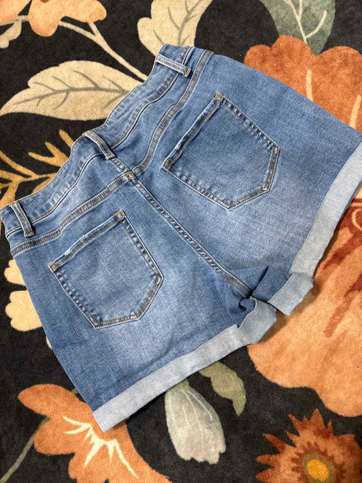 10 - Time and Tru Shorts