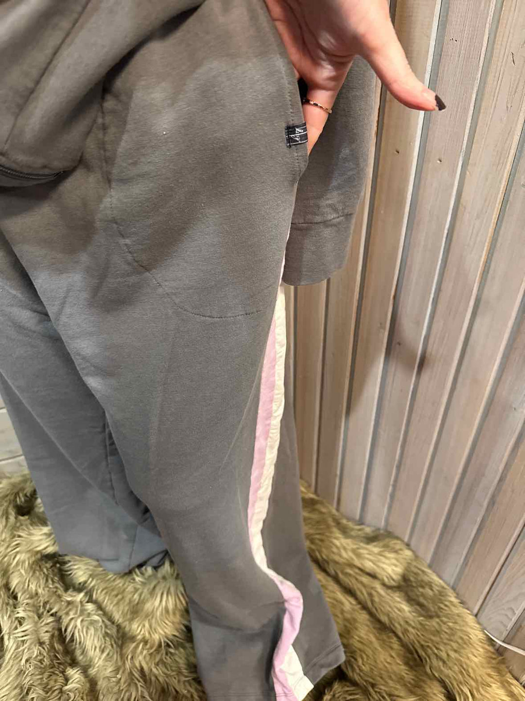 L - lug Outfit