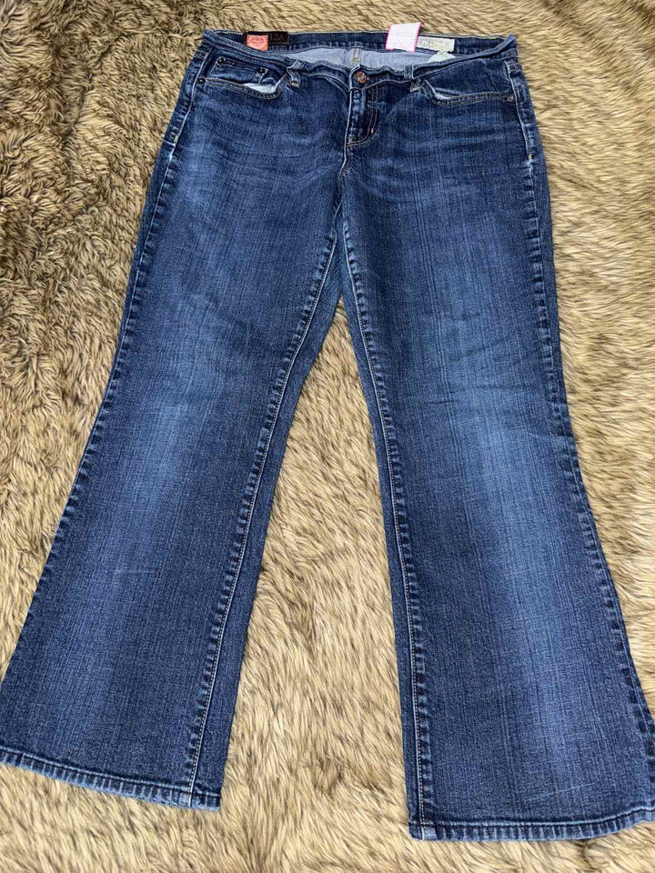 12 - Gap Jeans