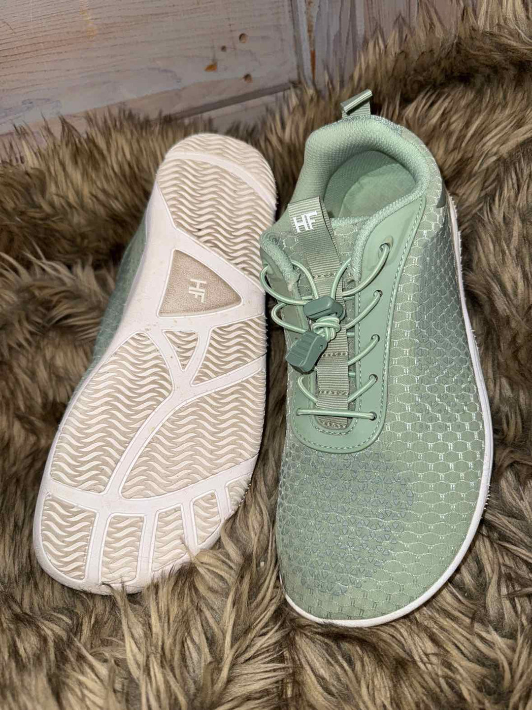 9/9.5 - HIKE Footwear Athletic