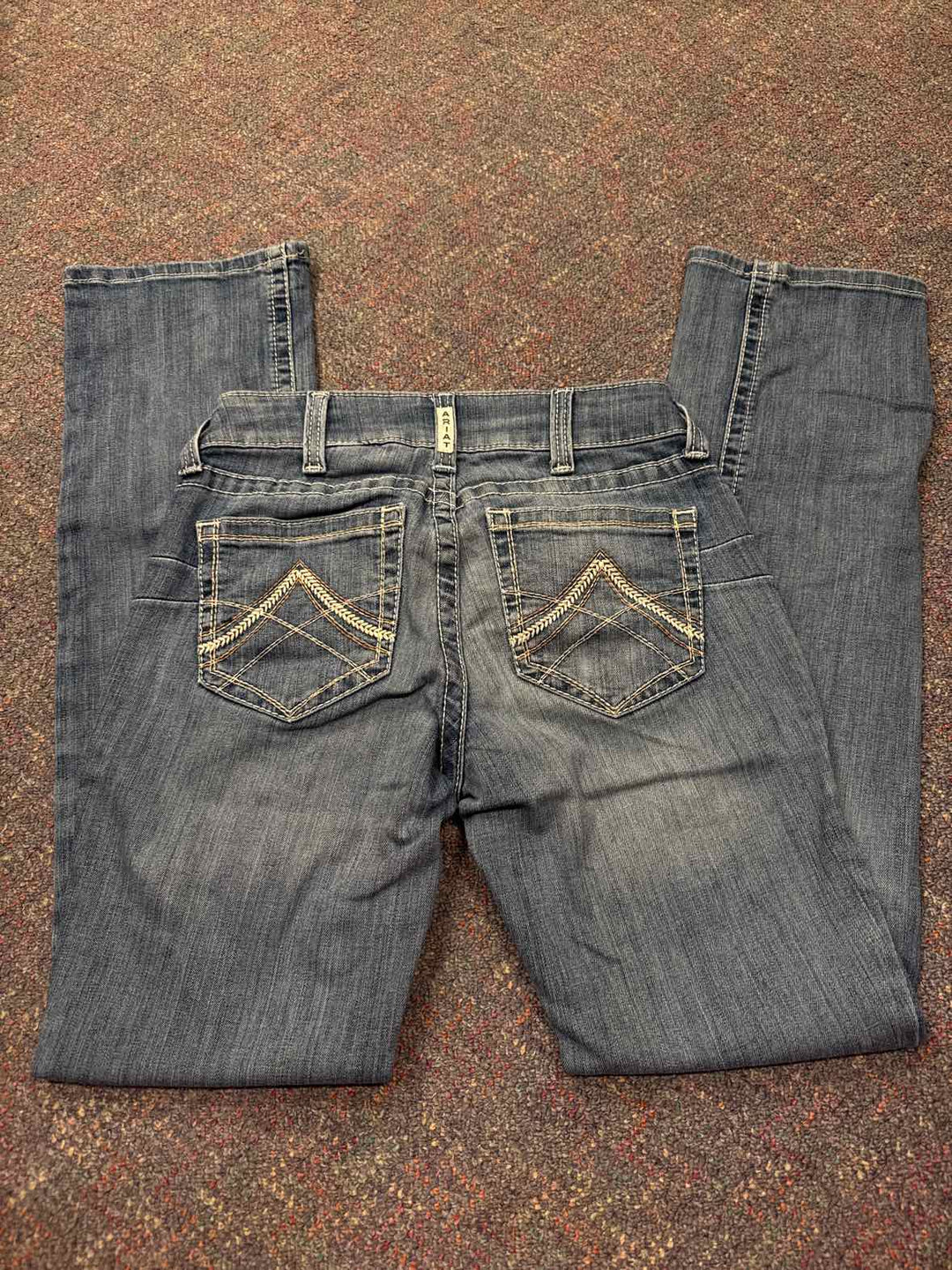 27 - Ariat Jeans