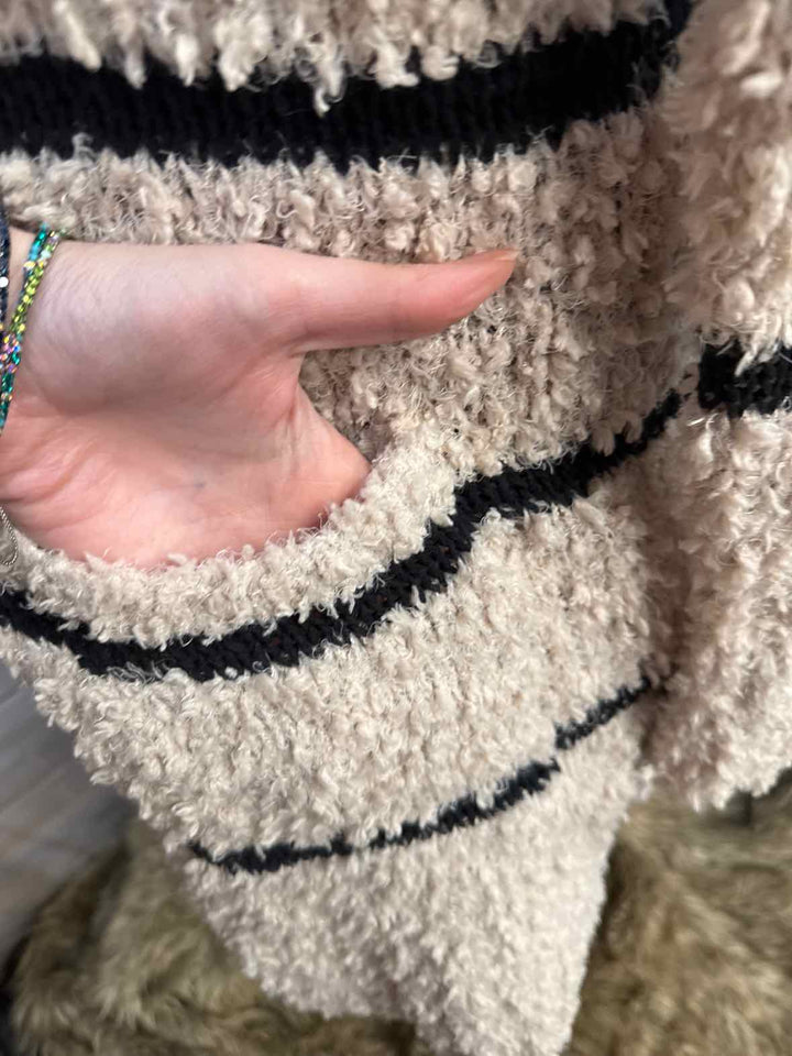 XS - London Kaye Cardigan