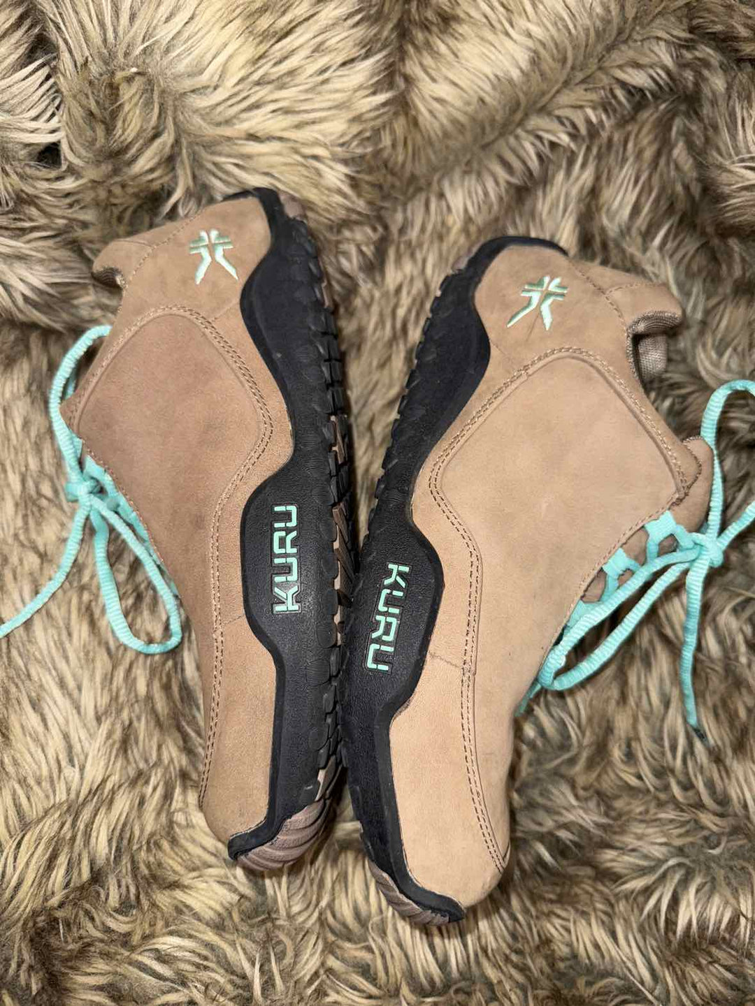 9.5 - KURU Sneakers