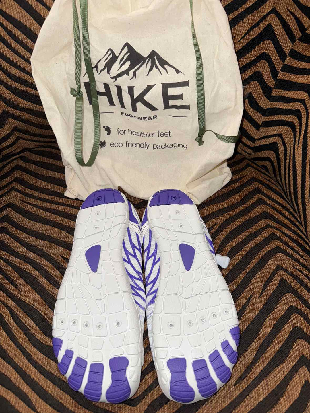 9/9.5 - Hike Sneakers