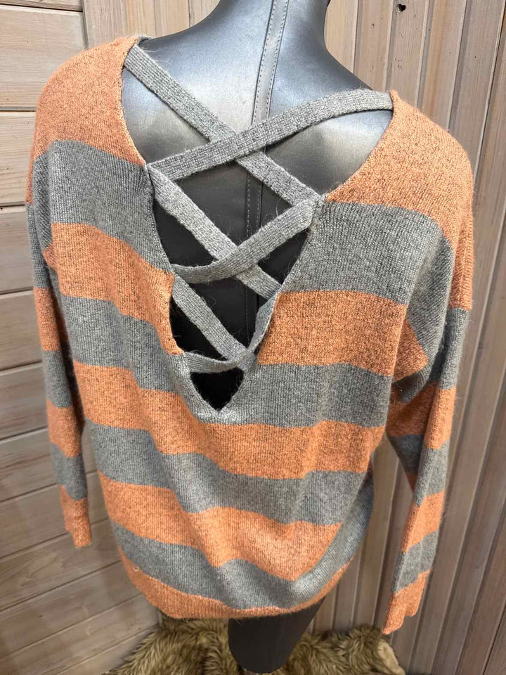 M/L - Hem & Thread Sweater