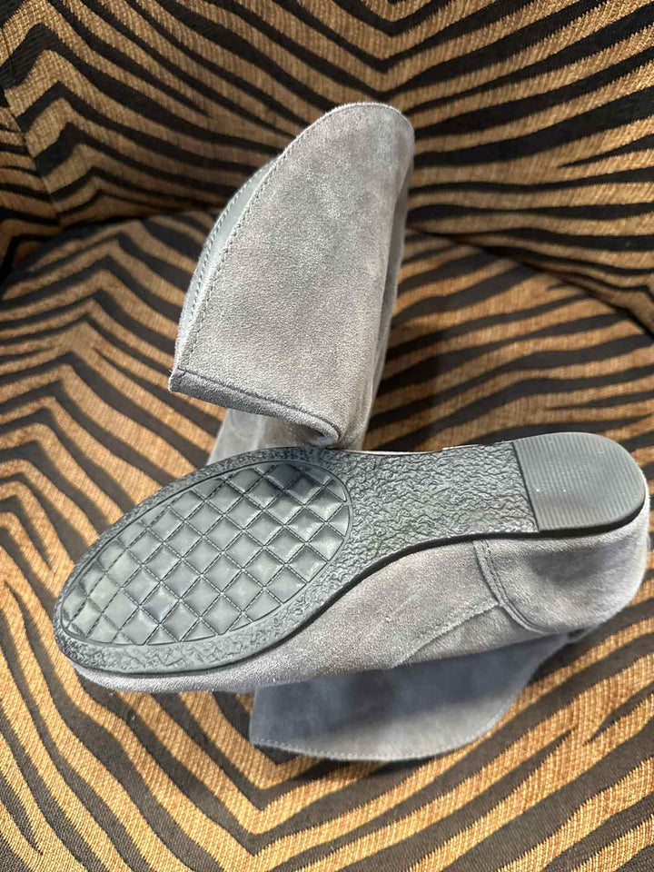 8.5 - White Mountain Boots