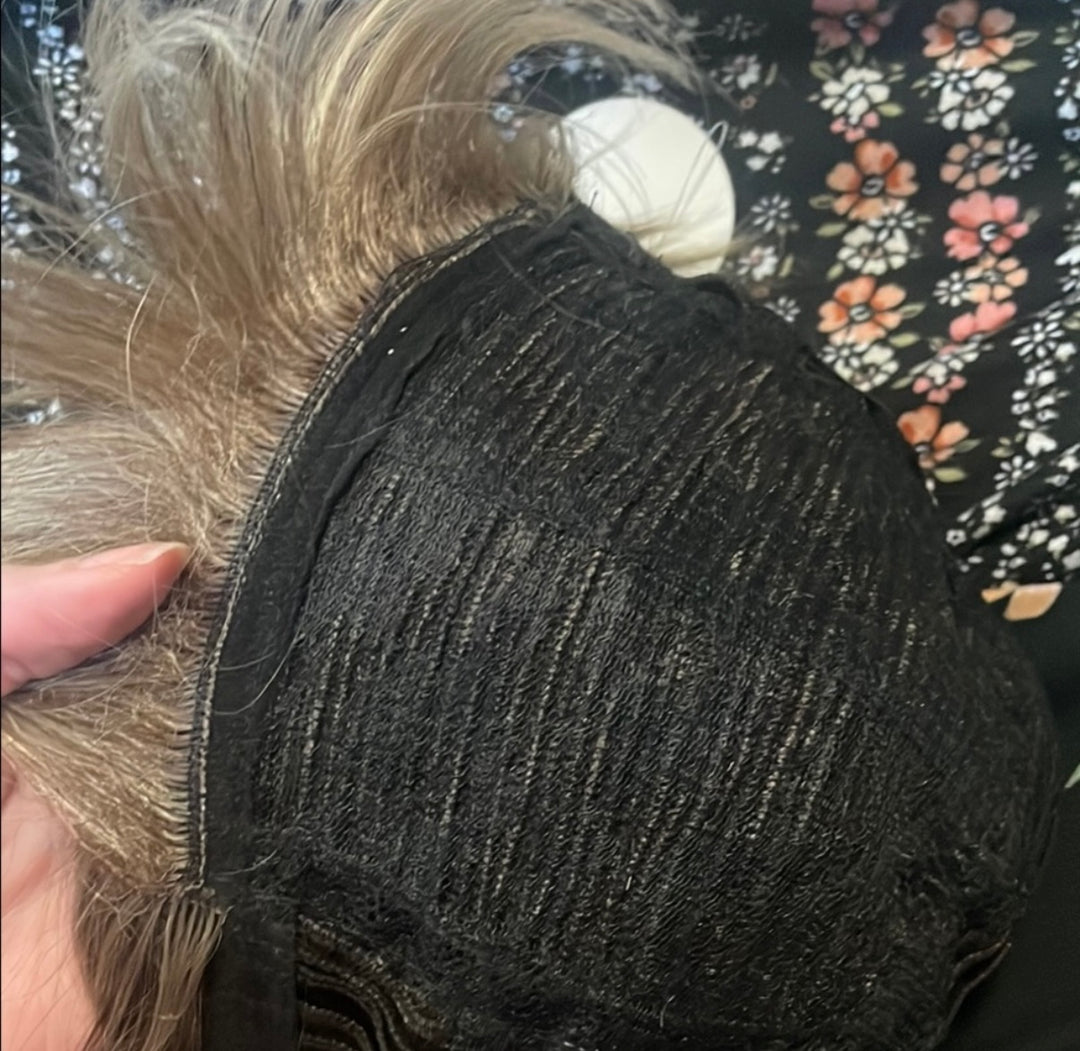 Chic Ombré Blond Pixie