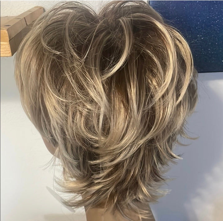 Chic Ombré Blond Pixie
