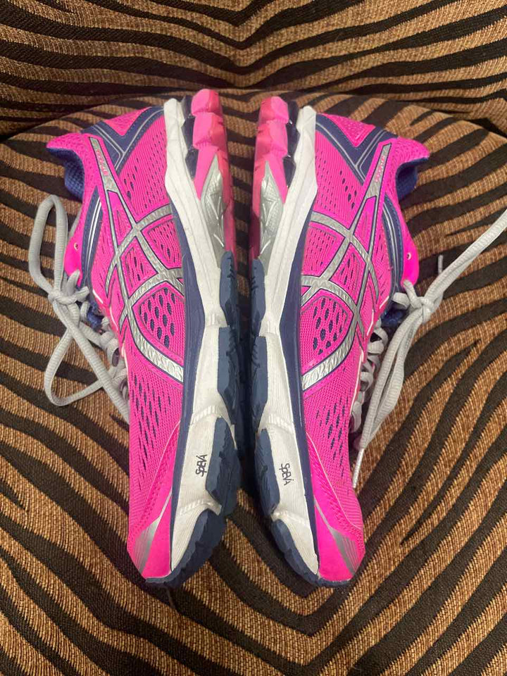8 - Asics Sneakers