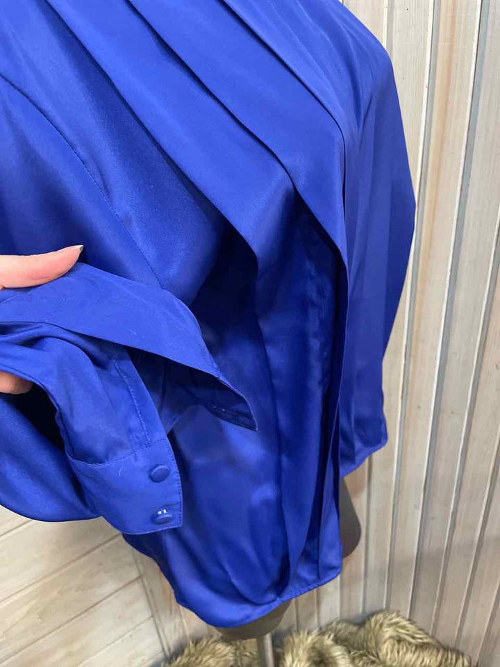 12 - Anne Klein Button Down