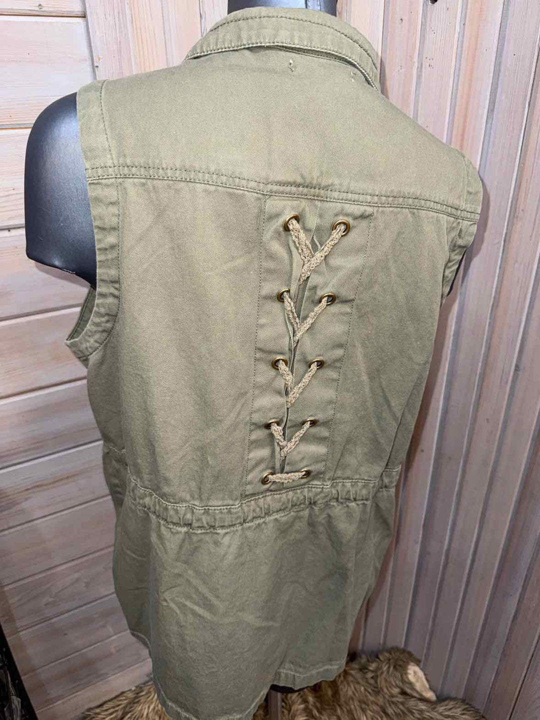 1X - Maurices Vest