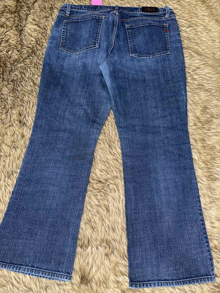 12 - Gap Jeans