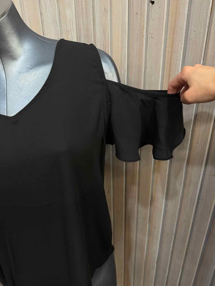 M - Adrienne Vittadini Cold Shoulder
