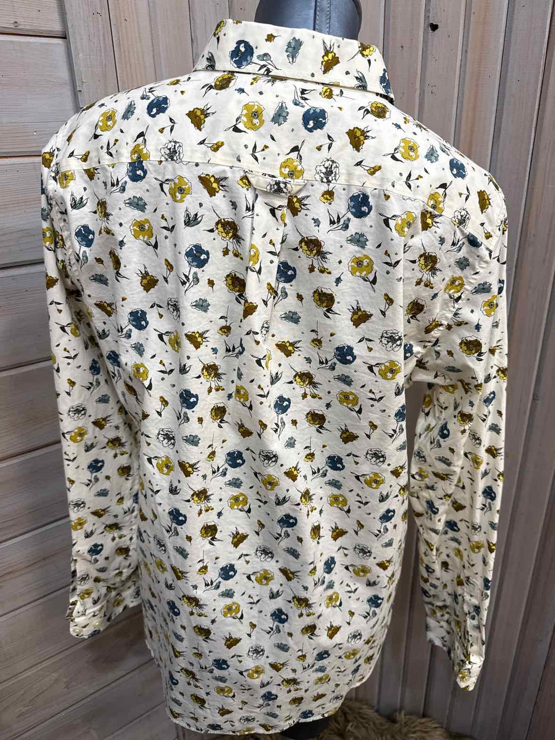 L - Duluth Trading Co. Button Down