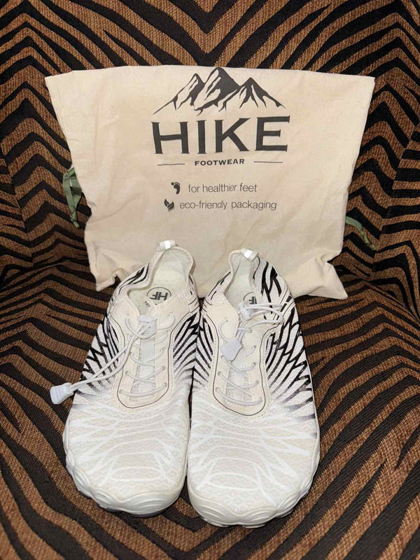 9/9.5 - Hike Sneakers