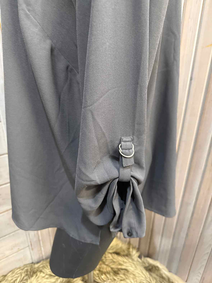 2 - Maurices 3/4 Sleeve