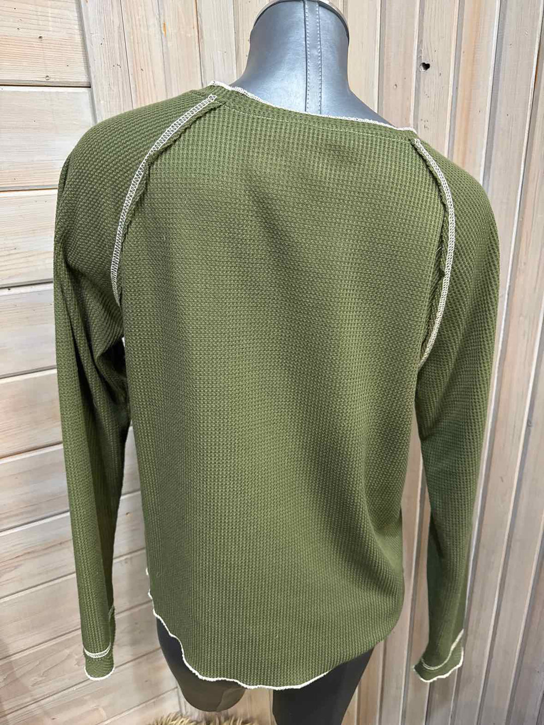 L - Unbranded Long Sleeve
