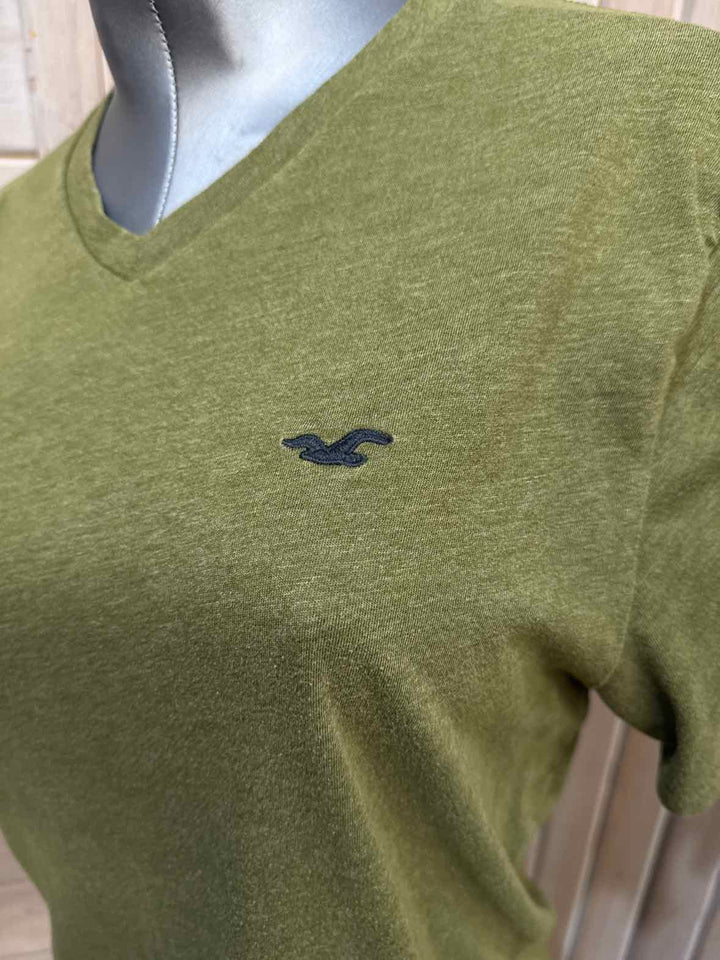M - Hollister T-shirt
