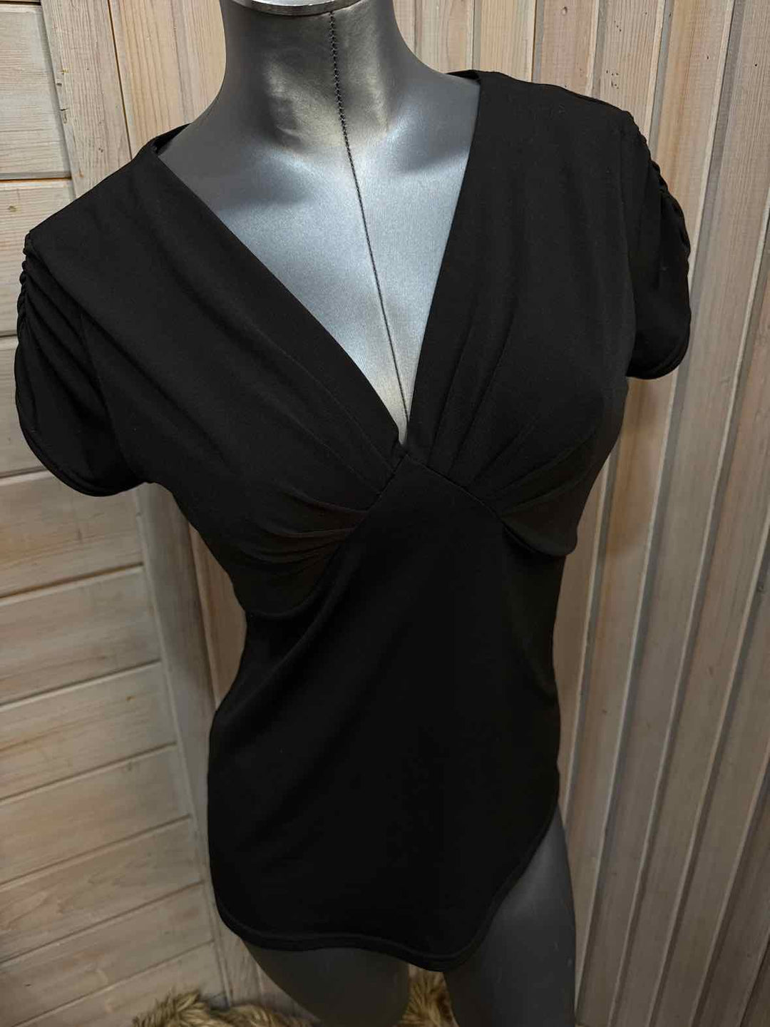 S - Unbranded T-Shirt