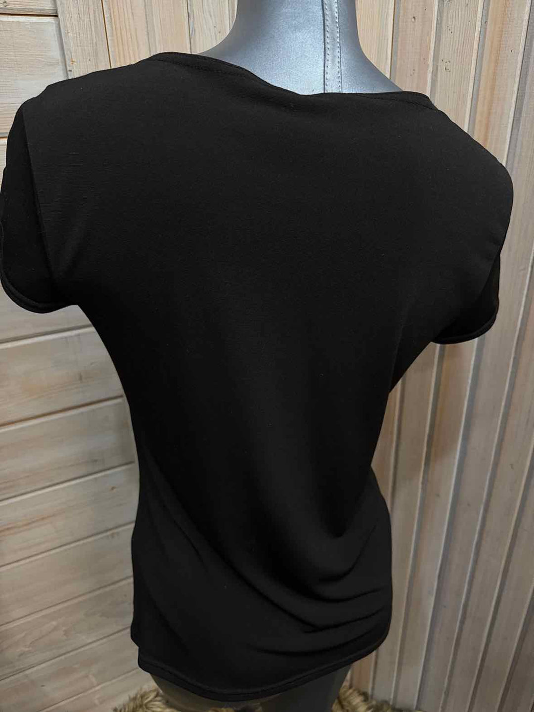 S - Unbranded T-Shirt