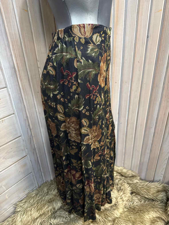 M - First Option Skirt