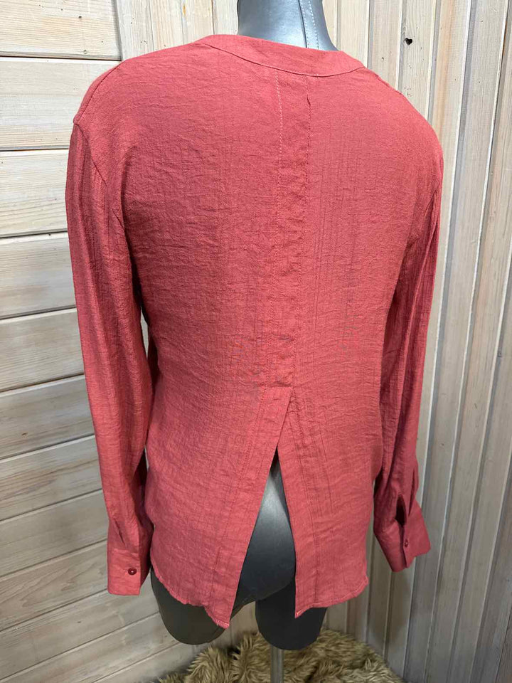 M - Blush J Button Down