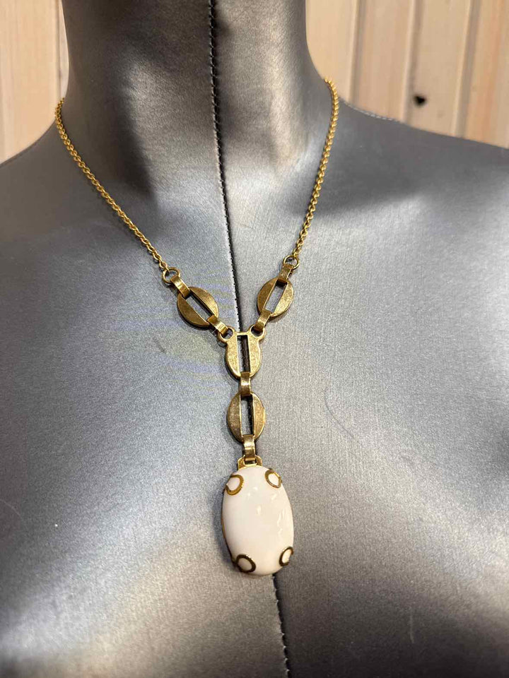 Jewelry - NWT Necklace