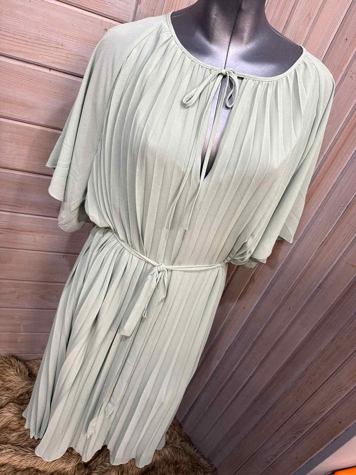 XL - H&M Dress