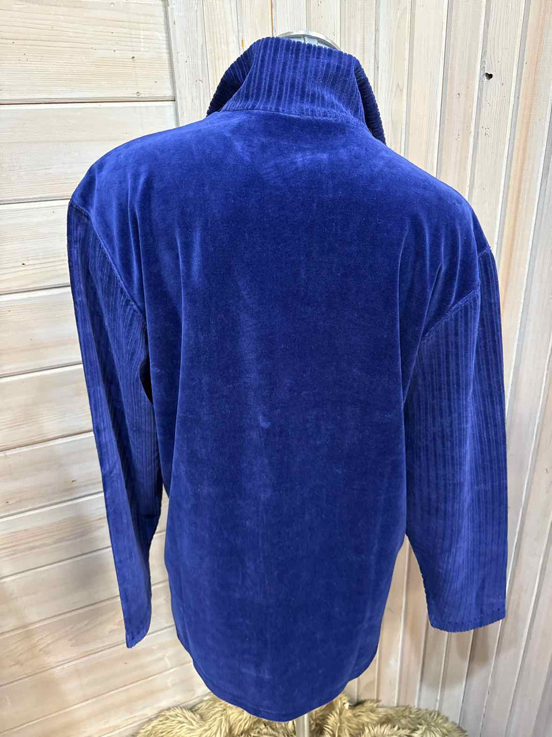 M - Liz Claiborne Sweater