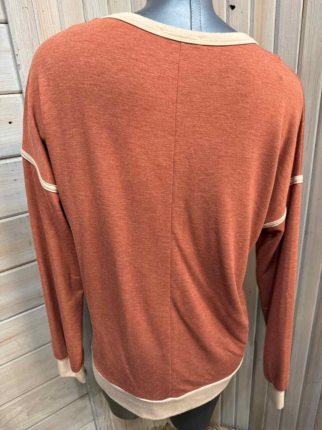 L - Staccato Long Sleeve