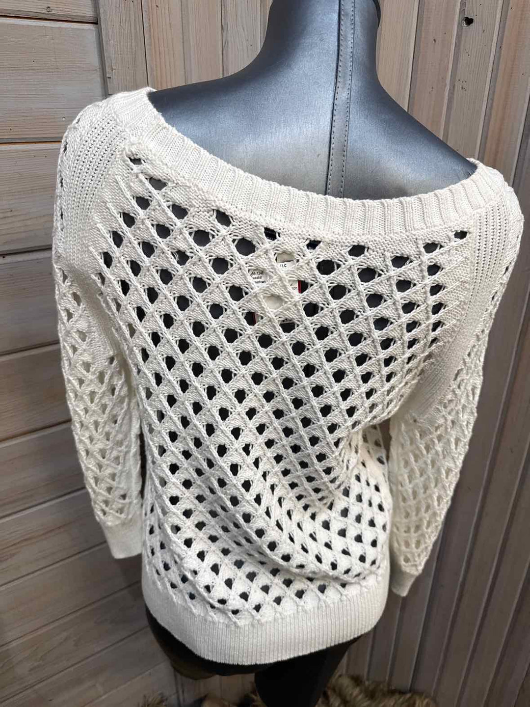 M - American Eagle Sweater