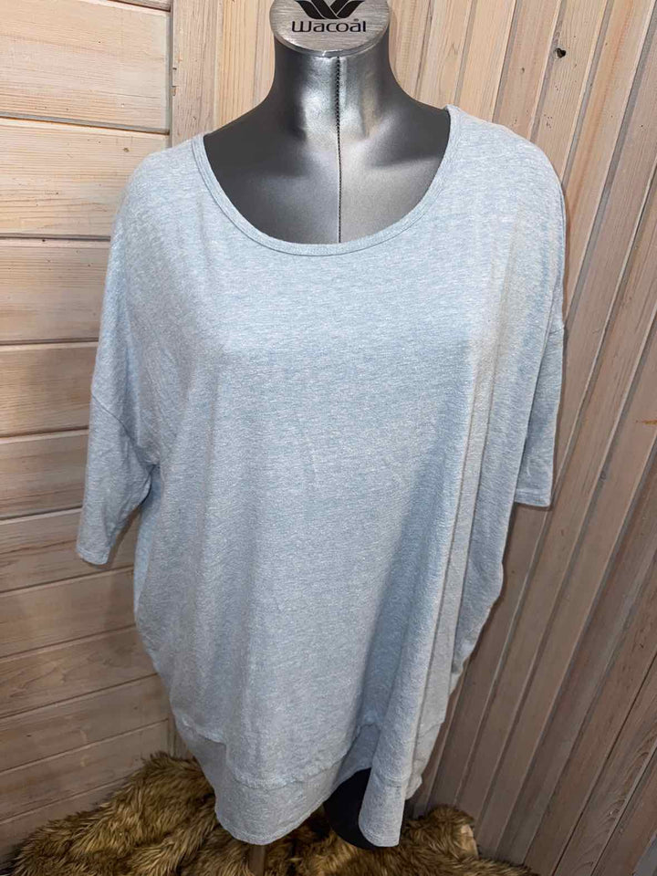 2X - LuLaRoe T-Shirt