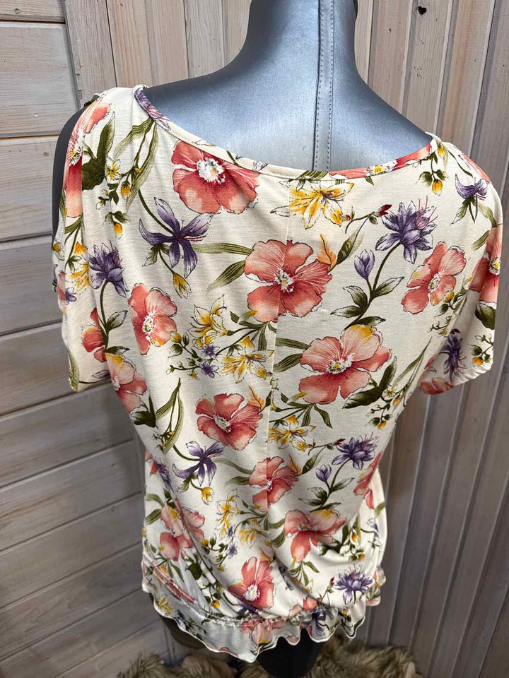 M - Naif Cold Shoulder