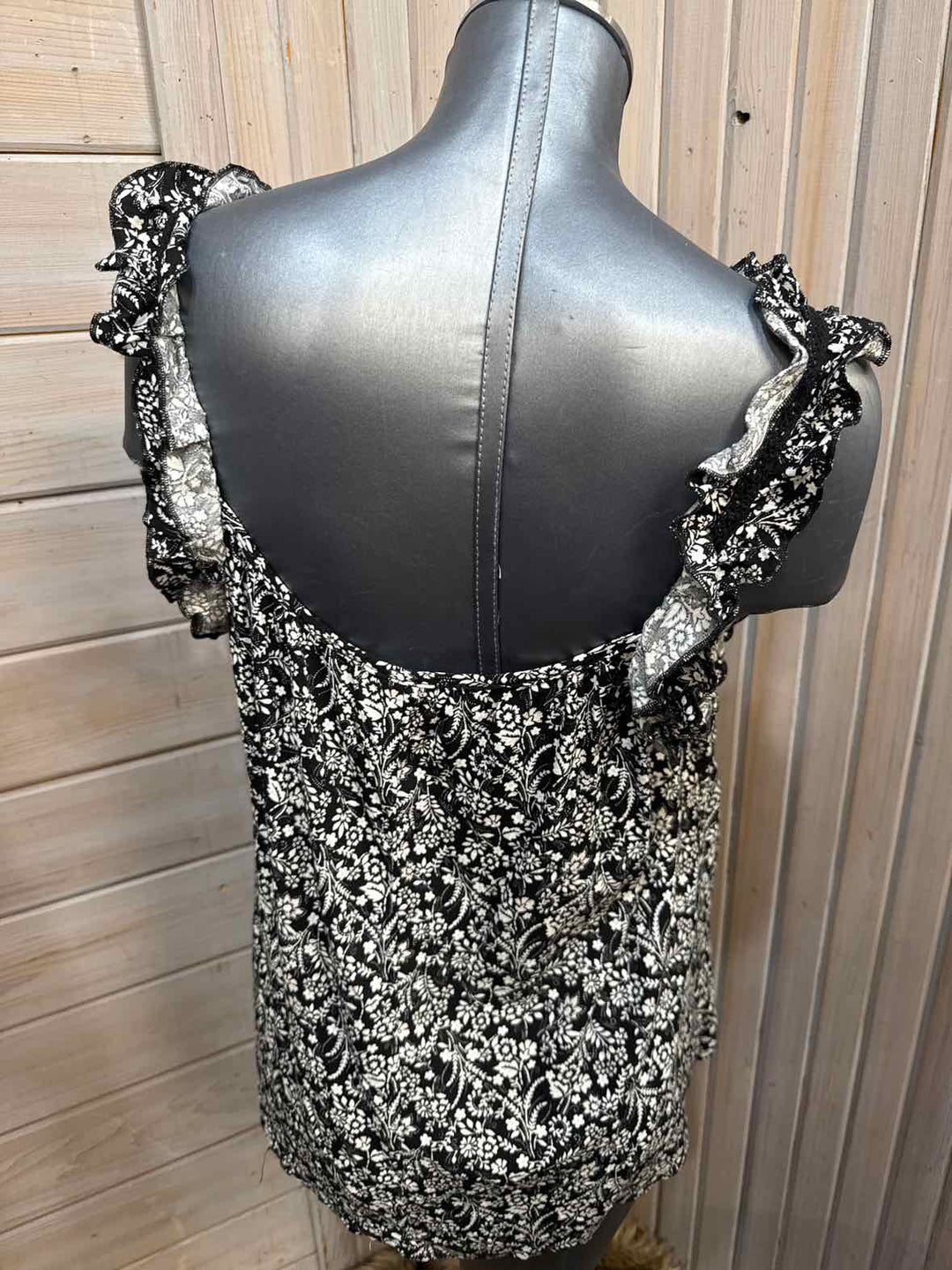 M - Maurices Tank