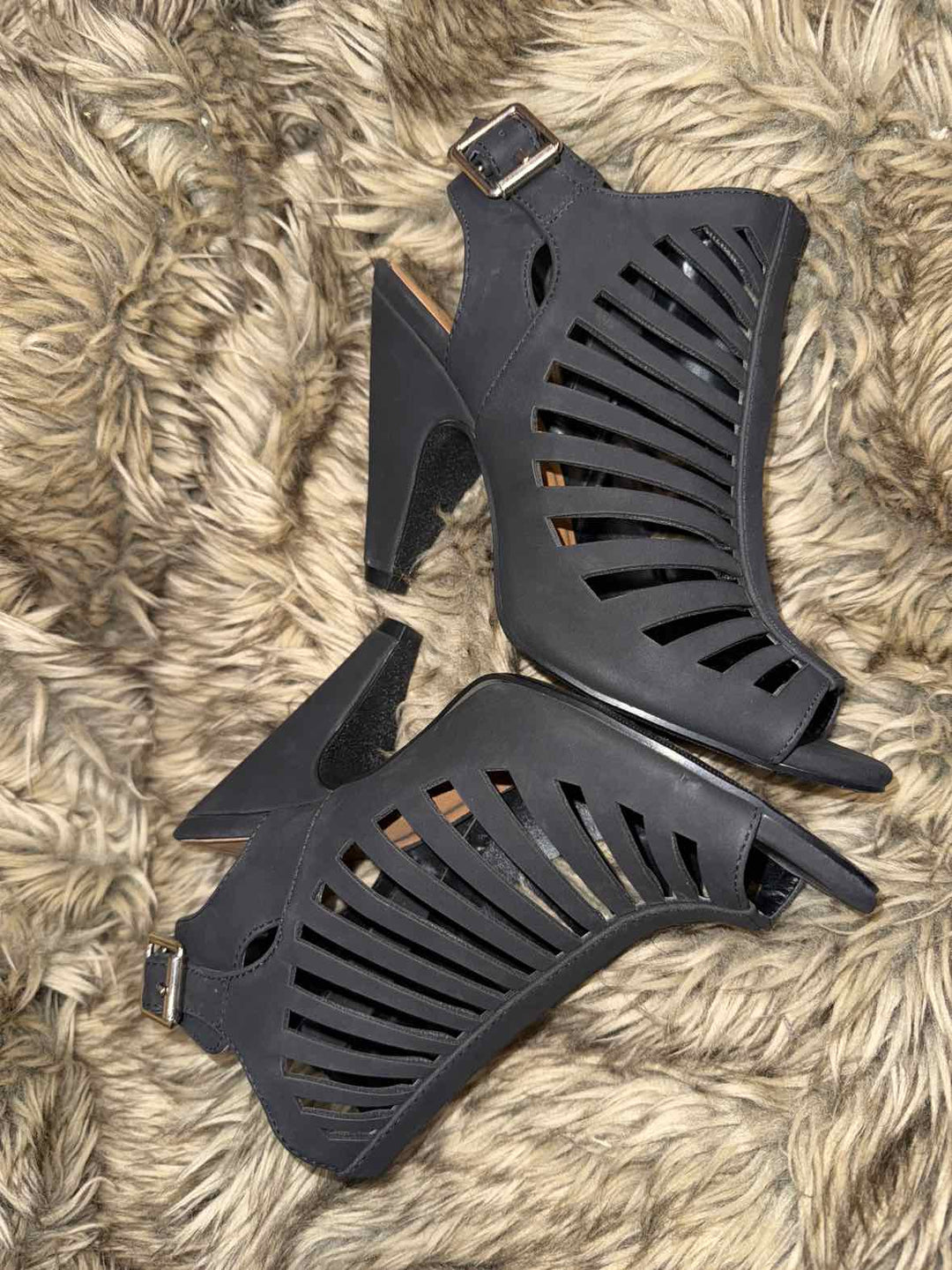8 - Manhattan Collection Sandals
