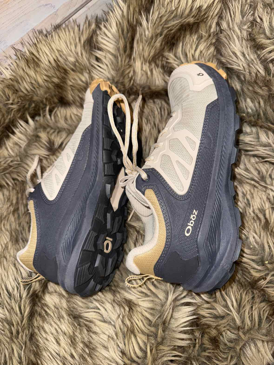 9.5 - Oboz Katabatic Mid Athletic Shoes