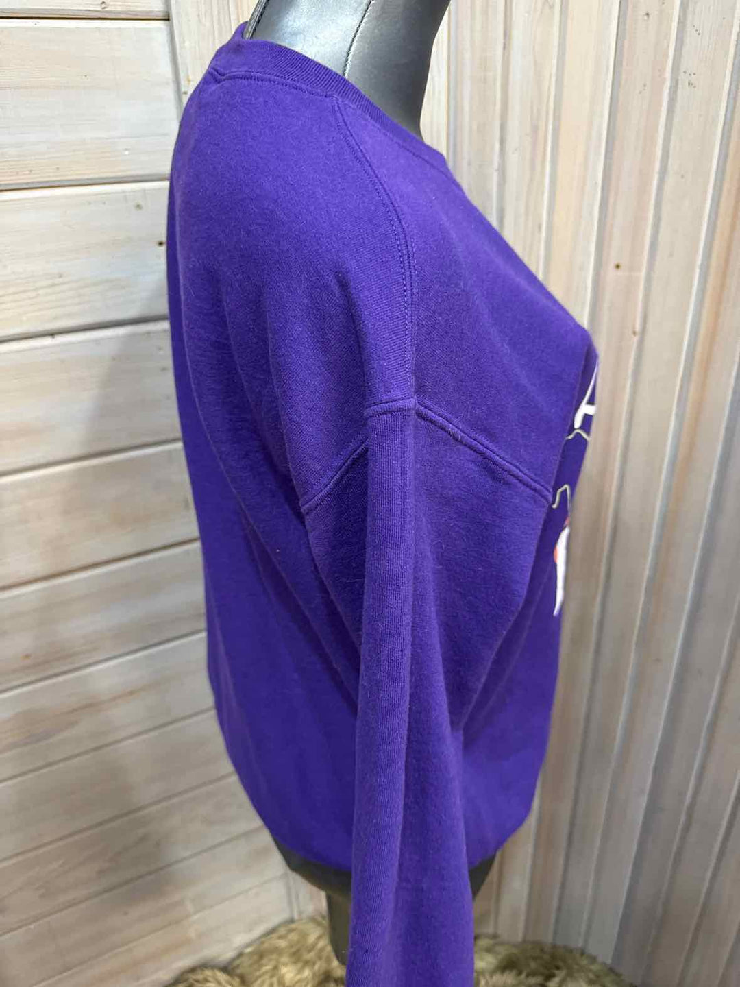S - Gildan Sweatshirt