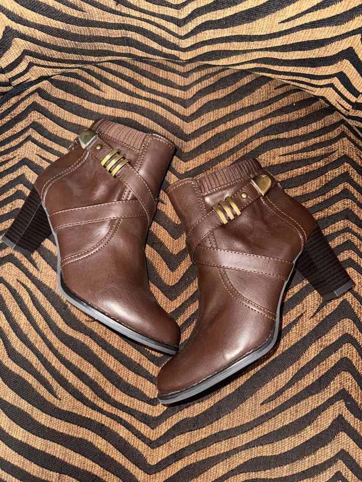 6.5 - Life Stride Boots