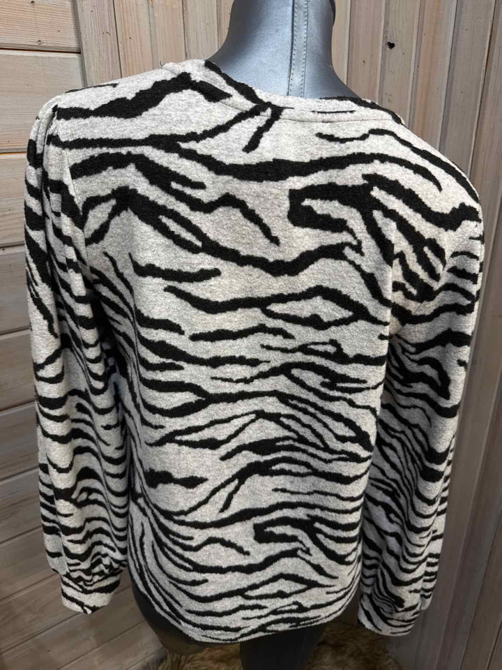 M - Social Standard Sweater