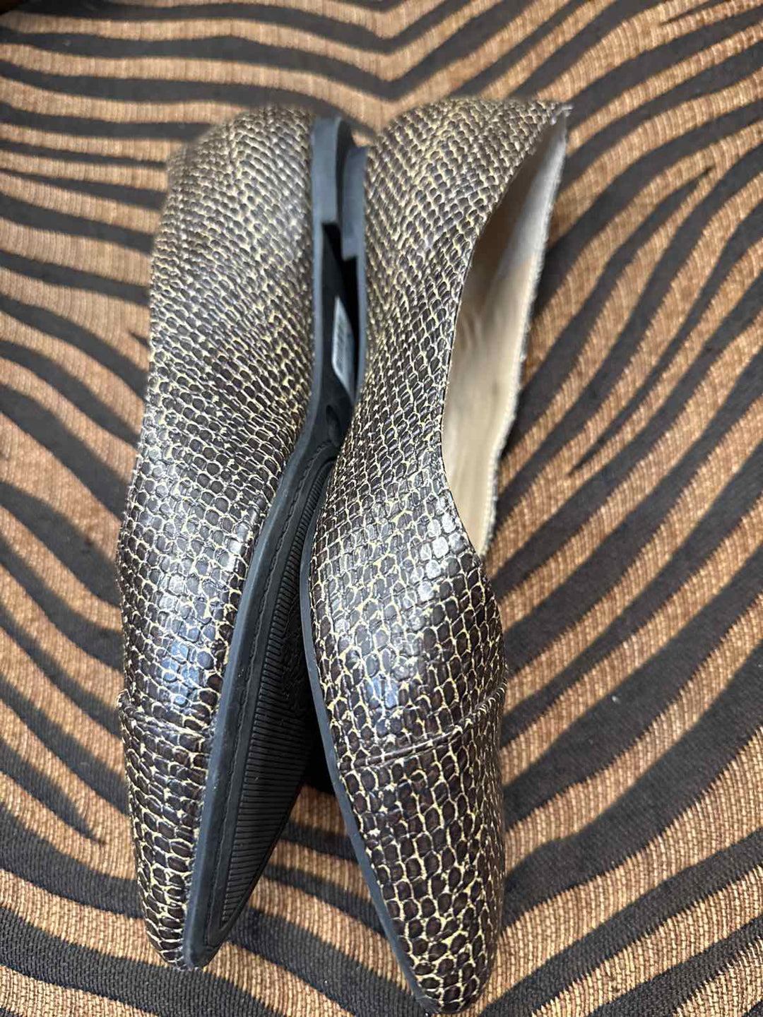 7.5 - Vince Camuto Flats