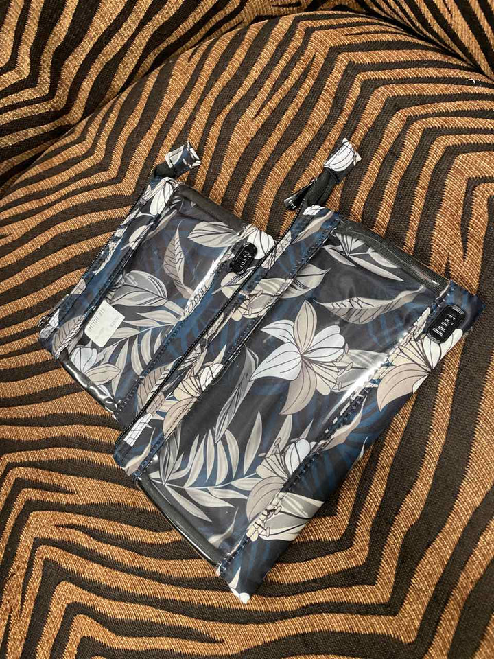 Accessories - lug cosmetic bags