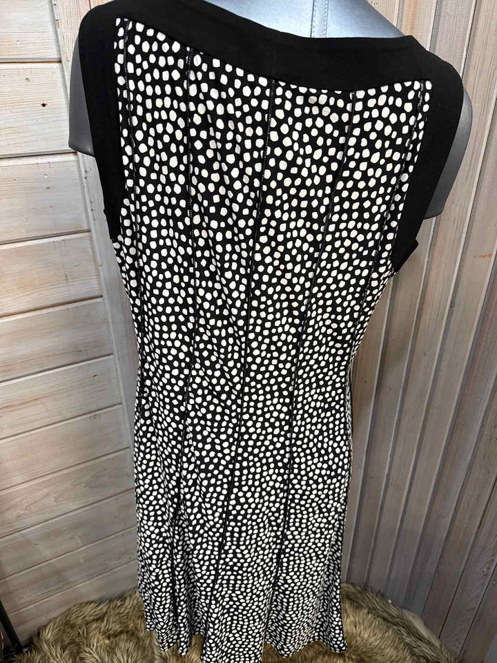 Size L Perceptions Dress
