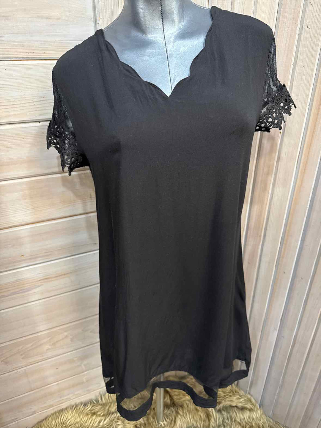 M - Unknown Dress